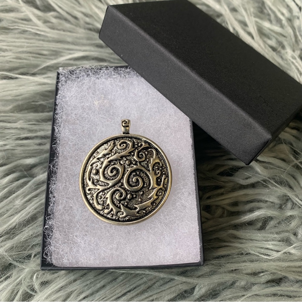Celtic Design Silver toned Pendant